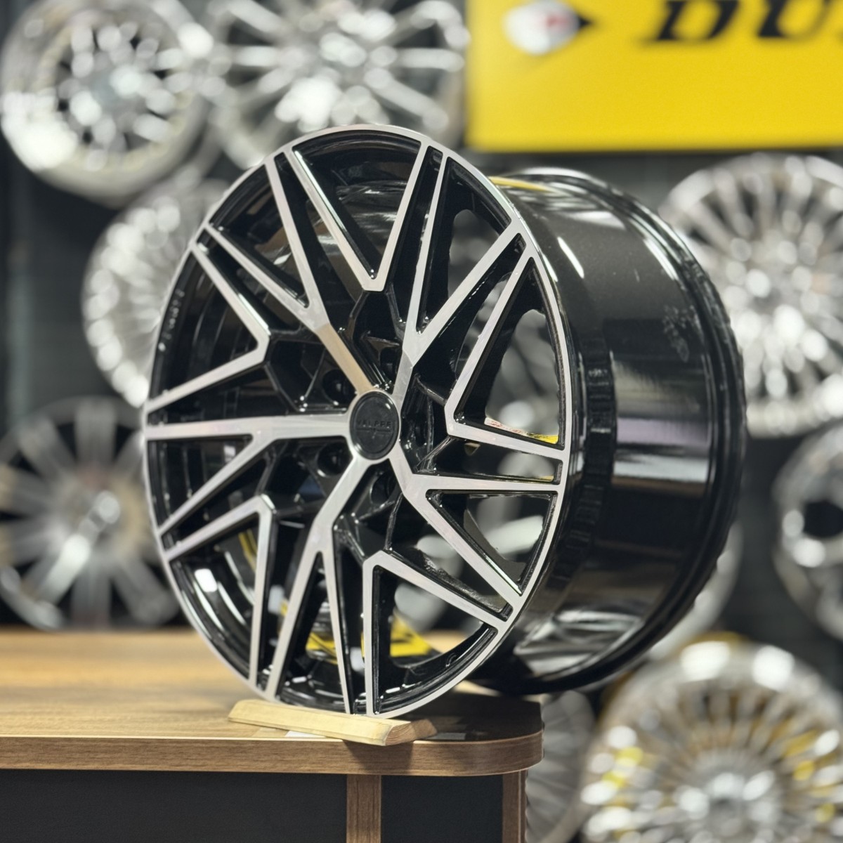 20" 8.5J 5x120 ET35 72.6 Siyah Jant Takımı (4 Adet) FD WHEELS