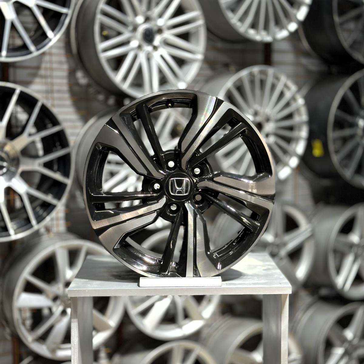 8X17 ET50 5X114.3 HONDA CIVIC FC5 OEM TAKIM 2. EL