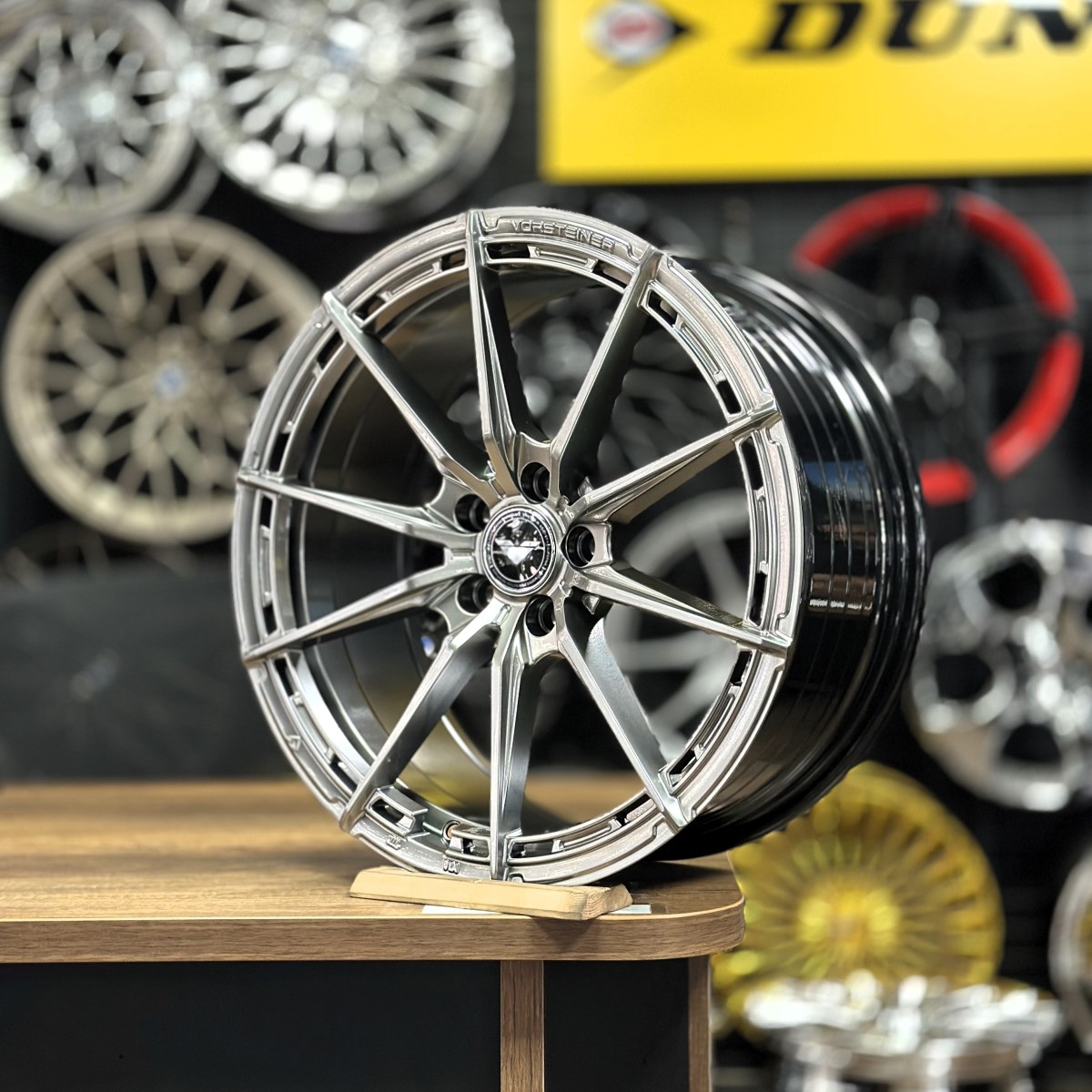 18/5X105 18X8 ET35 73.1 HYPER BLACK