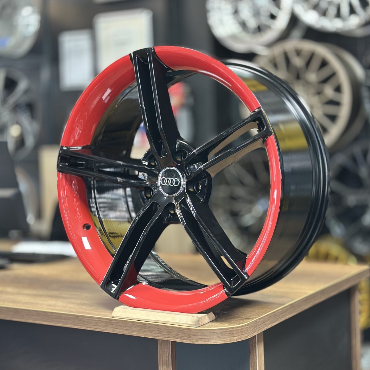 19" 8.5J 5x112 ET35 66.5 Siyah Kırmızı Jant Takımı (4 Adet) POWCAN