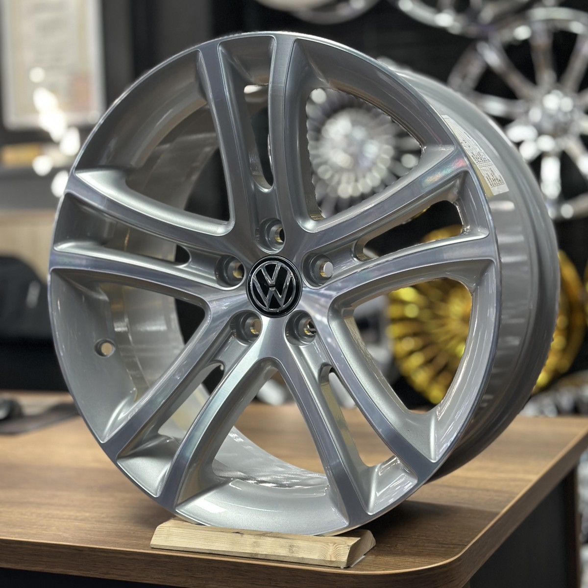 18" 8J 5x100 ET40 57.1 Gümüş Jant Takımı (4 Adet) FD WHEELS