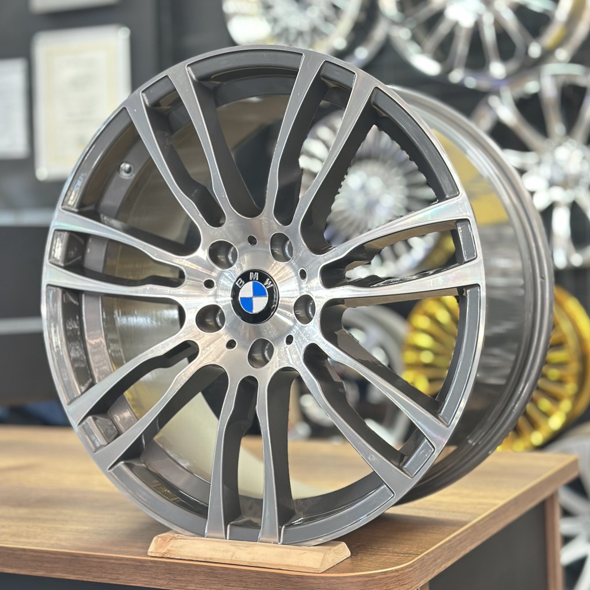 19" 8J 5x120 ET35 72.6 Antrasit Jant Takımı (4 Adet) KORMETAL