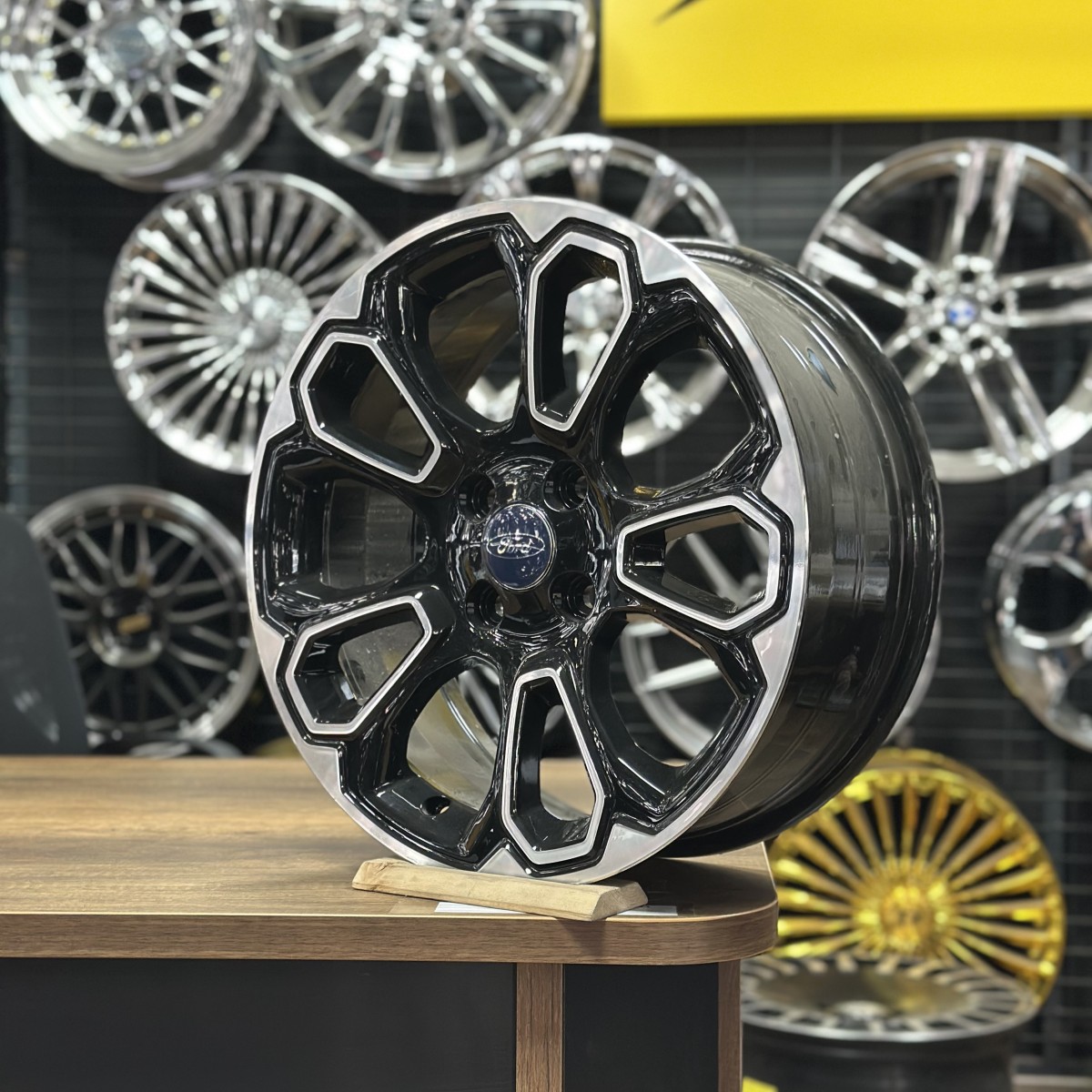17" 7J 4x108 ET37.5 63.4 Siyah Polisajlı Jant Takımı (4 Adet) POWCAN