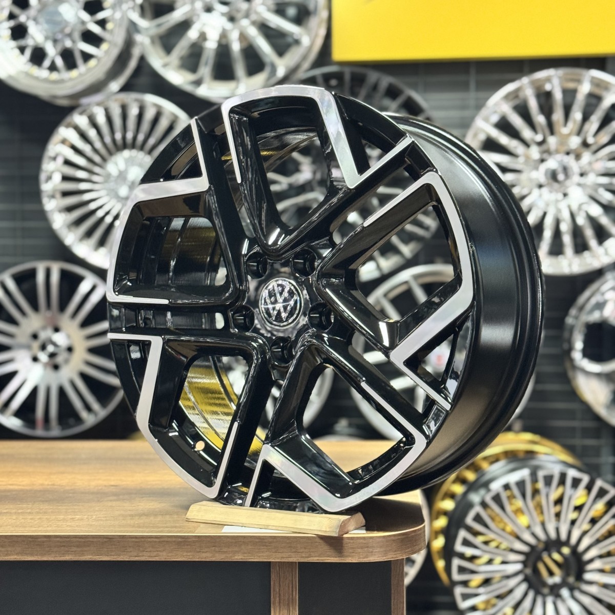 18" 7.5J 5x112 ET45 57.1 Siyah Polisajlı Jant Takımı (4 Adet) POWCAN
