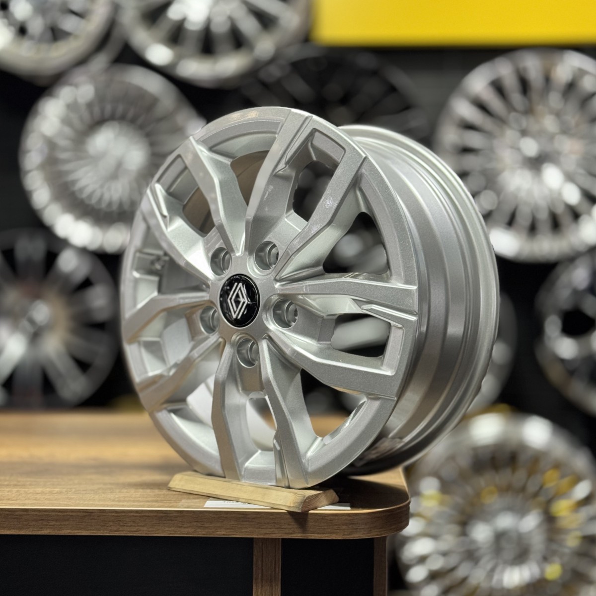 16" 6J 5x118 ET68 71.1 Gümüş Jant Takımı (4 Adet) FD WHEELS