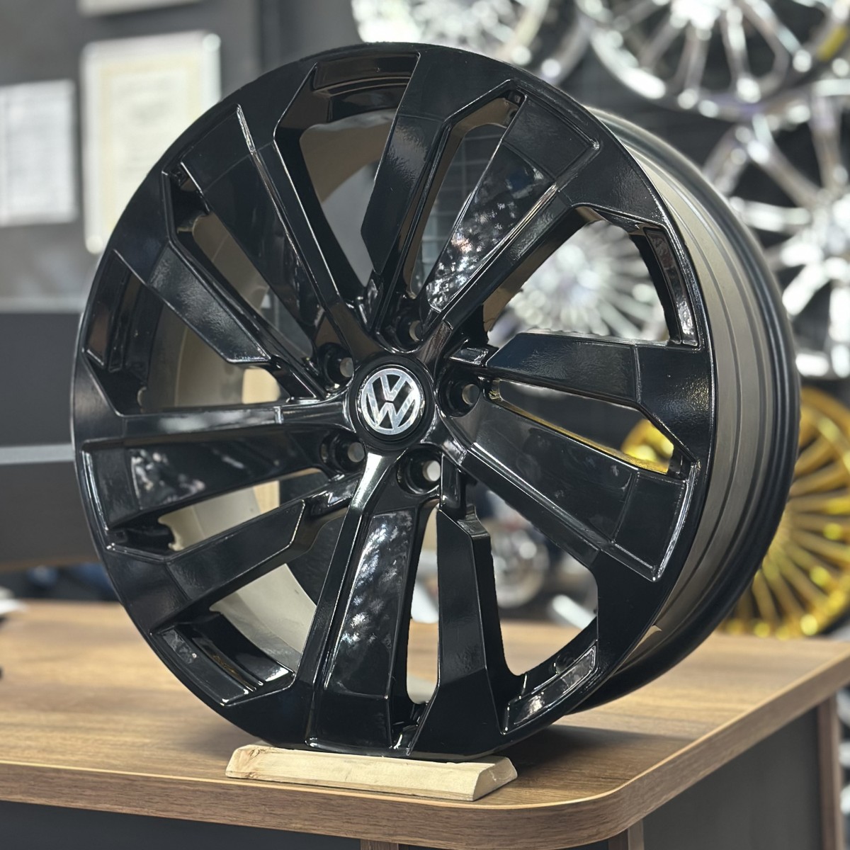 19" 8J 5x112 ET40 66.45 Siyah Jant Takımı (4 Adet) Truva Wheels