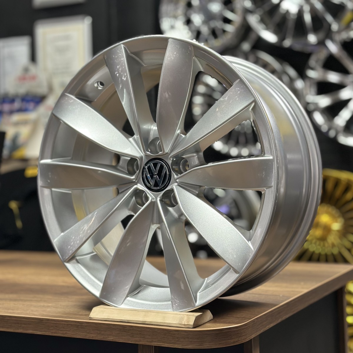 18" 8J 5x108 ET35 67.1 Gümüş Jant Takımı (4 Adet) FD WHEELS