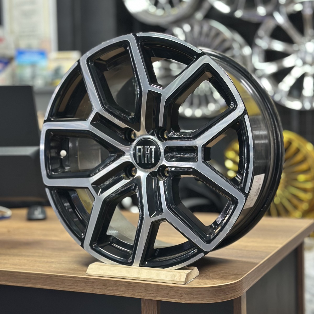 16" 7J 4x100 ET39 67.1 Siyah Polisajlı Jant Takımı (4 Adet) DEDİKA