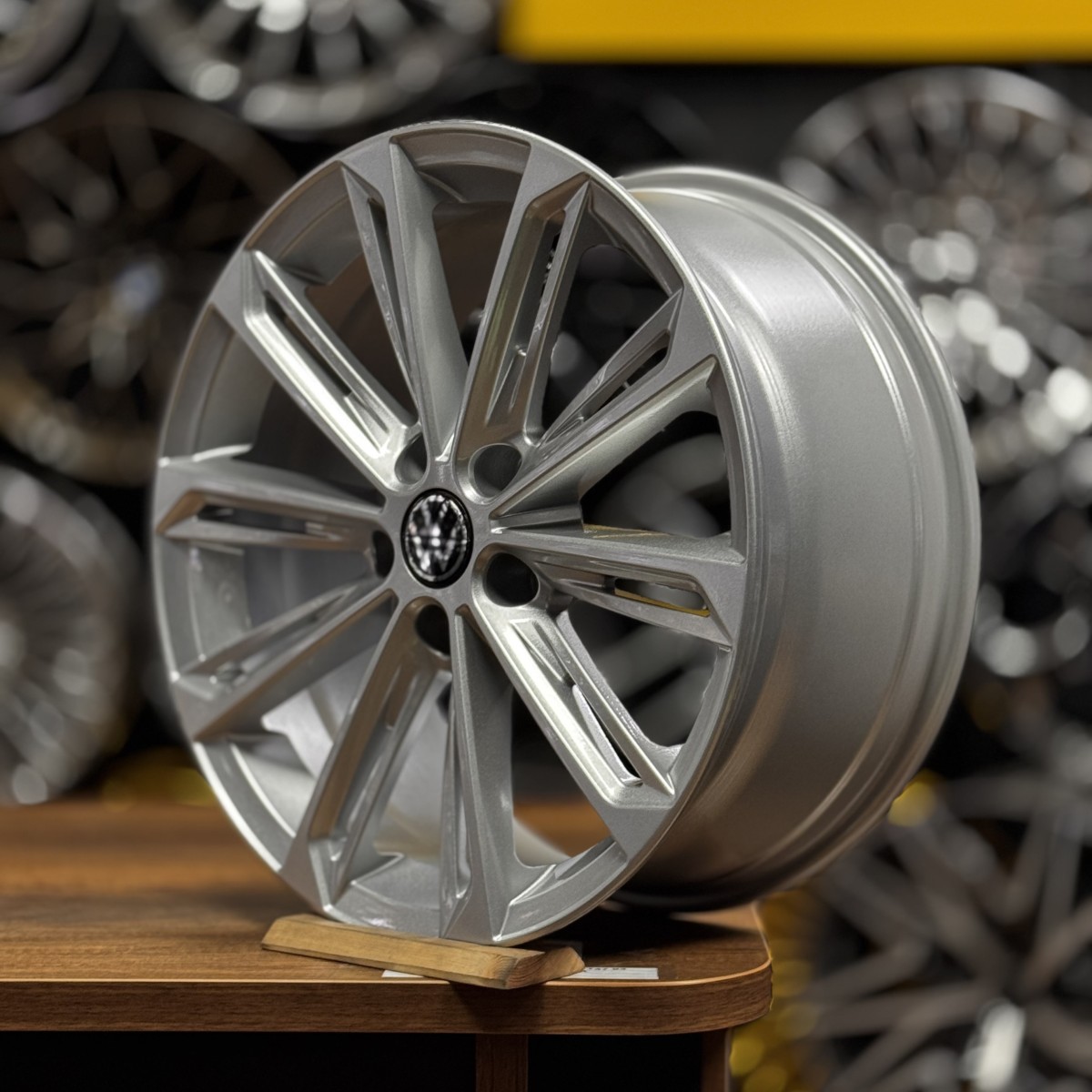 18" 8J 5x112 ET40 57.1 Gümüş Jant Takımı (4 Adet) FD WHEELS